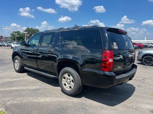 Used 2013 Chevrolet Suburban LT AWD/4WD image 6