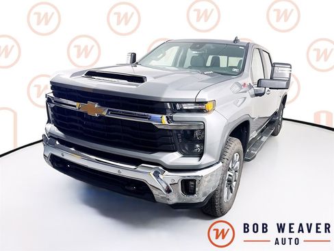 Used 2025 Chevrolet Silverado 2500 LT w/ All Star Edition AWD/4WD image 3
