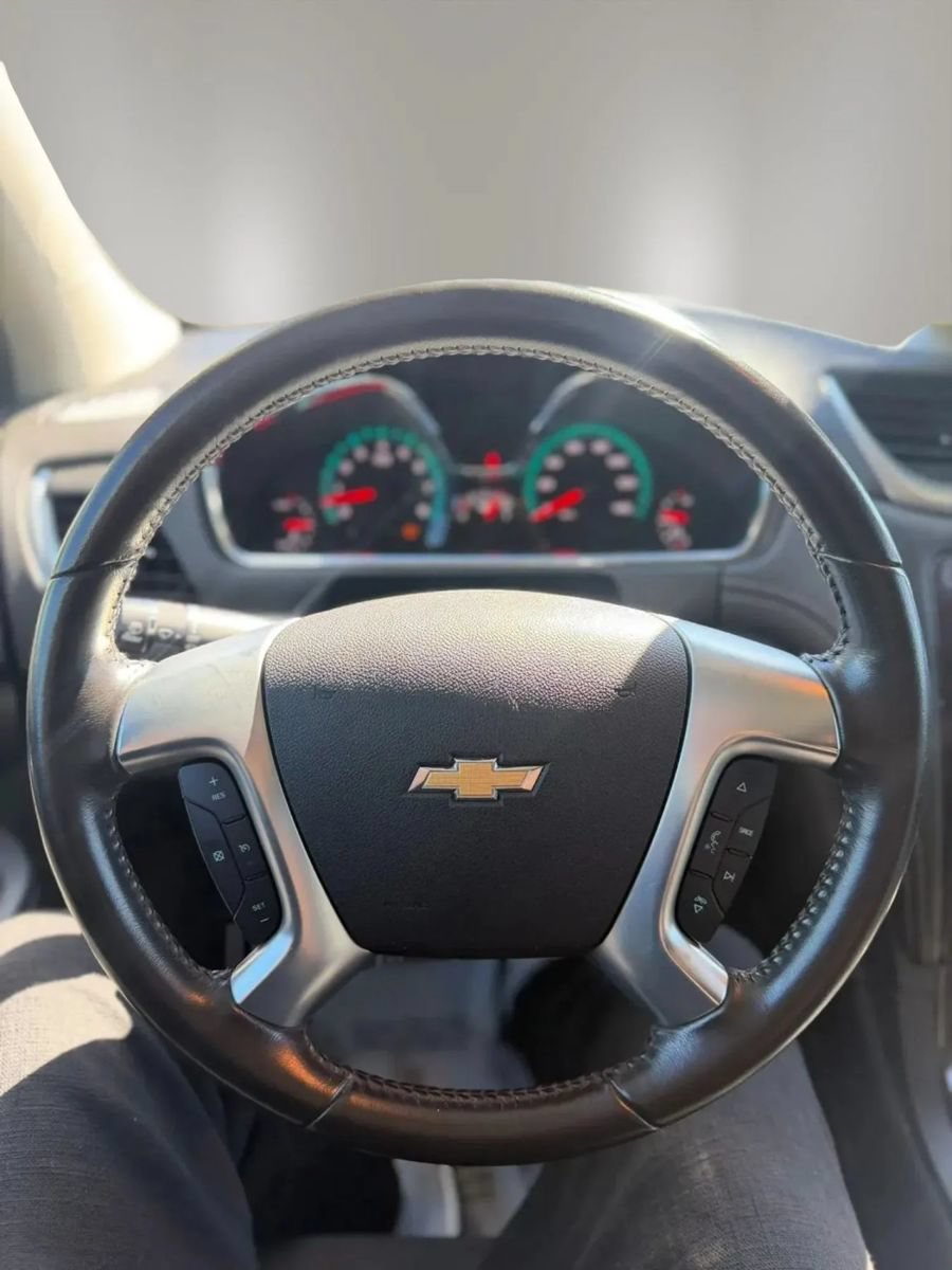 Used 2017 Chevrolet Traverse LT w/ Style and Technology Package AWD/4WD image 18