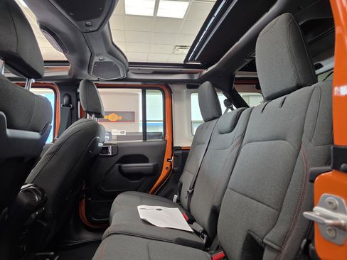 New 2025 Jeep Wrangler Unlimited Rubicon w/ Technology Group image 12