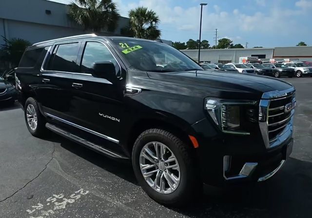 Used 2021 GMC Yukon XL SLT AWD/4WD image 2