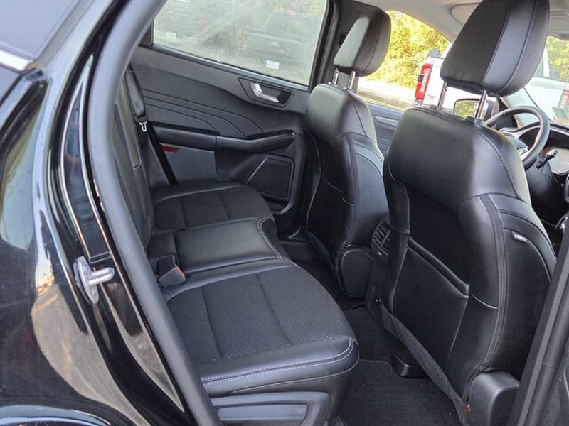 Used 2025 Ford Escape SE FWD image 16