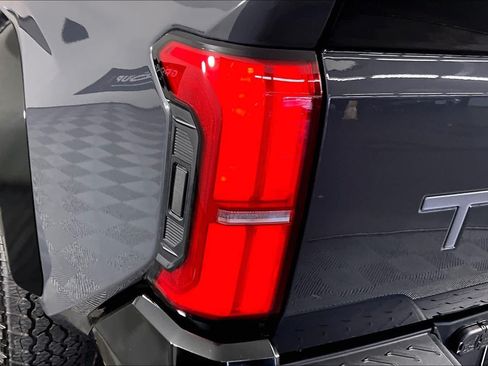 Used 2025 Toyota Tacoma TRD Pro AWD/4WD image 28
