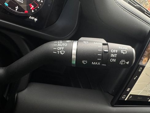 Used 2023 Land Rover Defender 110 image 65