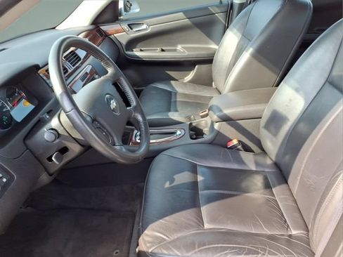Used 2010 Chevrolet Impala LT w/ Luxury Edition Package FWD image 11