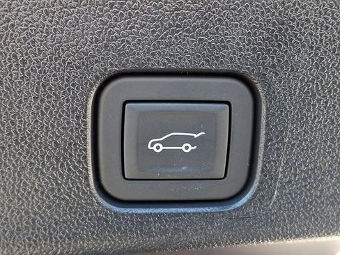 Used 2025 Chevrolet Traverse RS w/ LPO, Floor Liner Package AWD/4WD image 36
