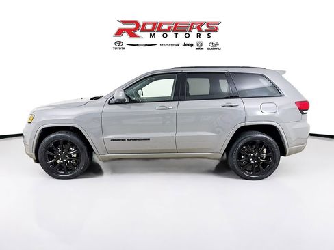 Certified 2021 Jeep Grand Cherokee Laredo X image 4
