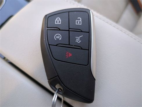 Used 2021 Buick Envision Avenir w/ Technology Package II image 28