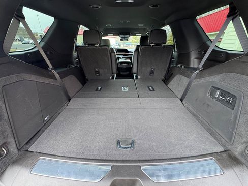 Used 2021 Cadillac Escalade Luxury AWD/4WD image 17