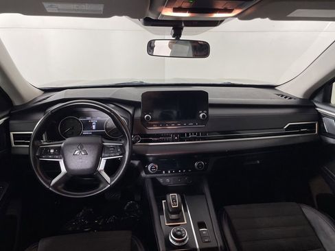 Used 2024 Mitsubishi Outlander SE image 36