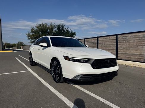 Used 2024 Honda Accord Touring image 6