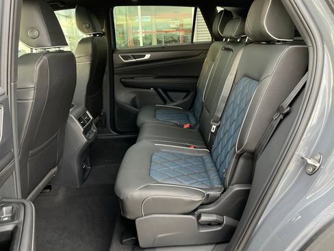 New 2026 Volkswagen Atlas Cross Sport SEL Premium R-Line AWD/4WD image 25