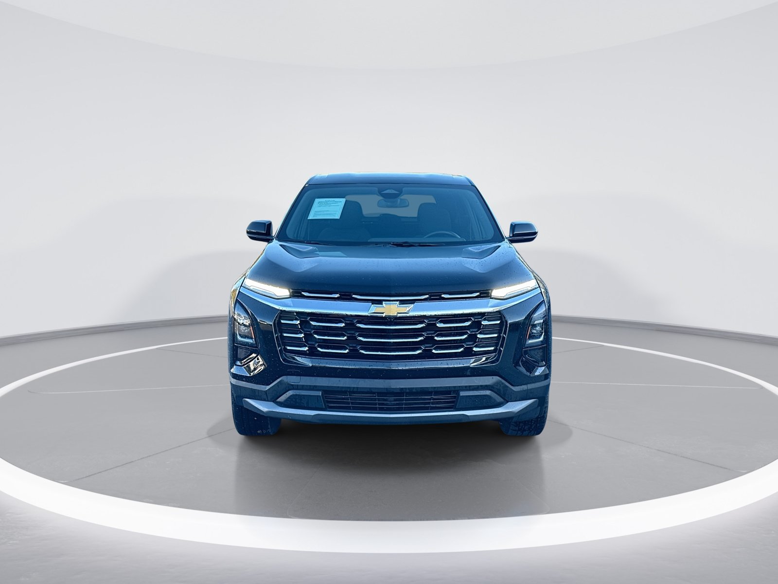 Used 2025 Chevrolet Equinox LT FWD image 3