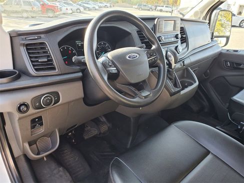 Used 2023 Ford Transit 250 Medium Roof AWD image 8