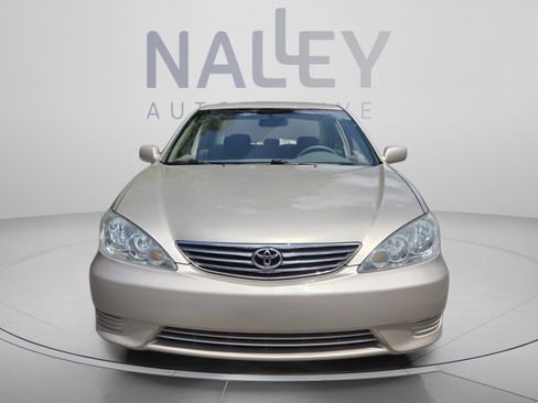 Used 2005 Toyota Camry LE FWD image 8
