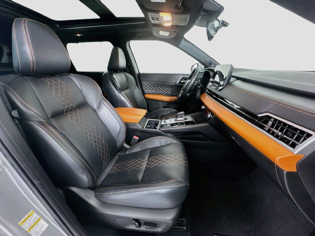 Used 2023 Mitsubishi Outlander SEL FWD image 30