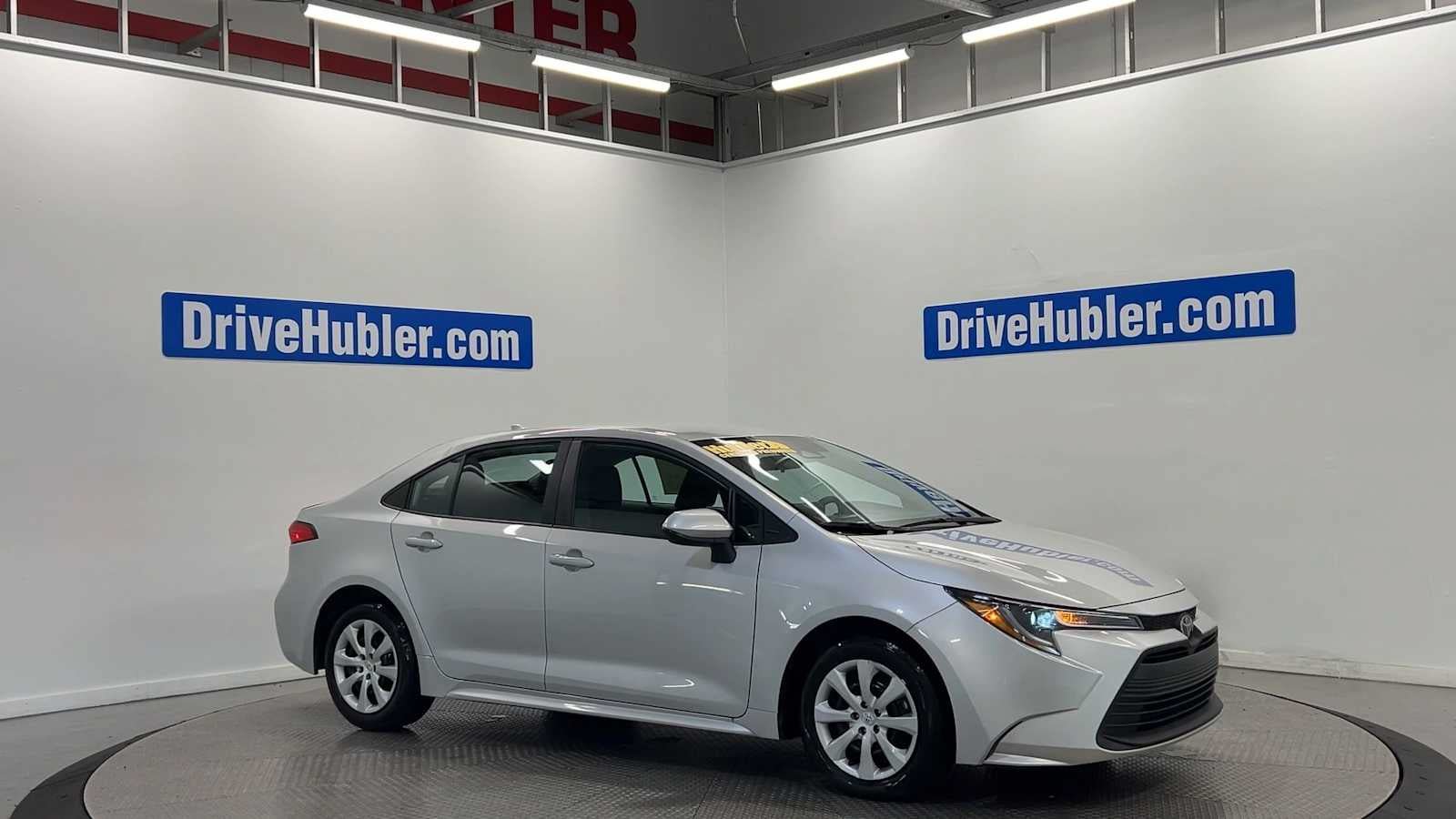 Used 2026 Toyota Corolla LE FWD image 2