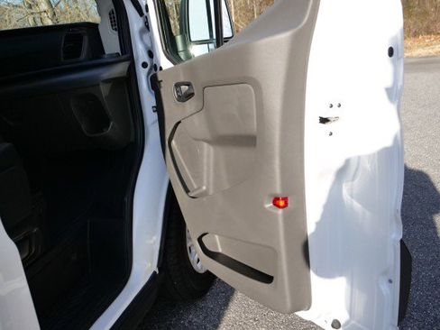 Used 2025 Ford Transit 350 XLT image 31