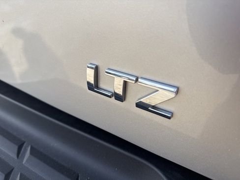 Used 2011 Chevrolet Silverado 3500 LTZ image 38