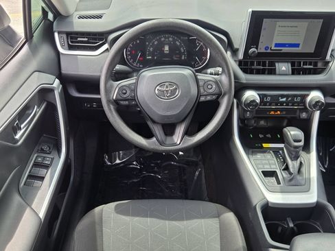 Used 2025 Toyota RAV4 XLE AWD/4WD image 12