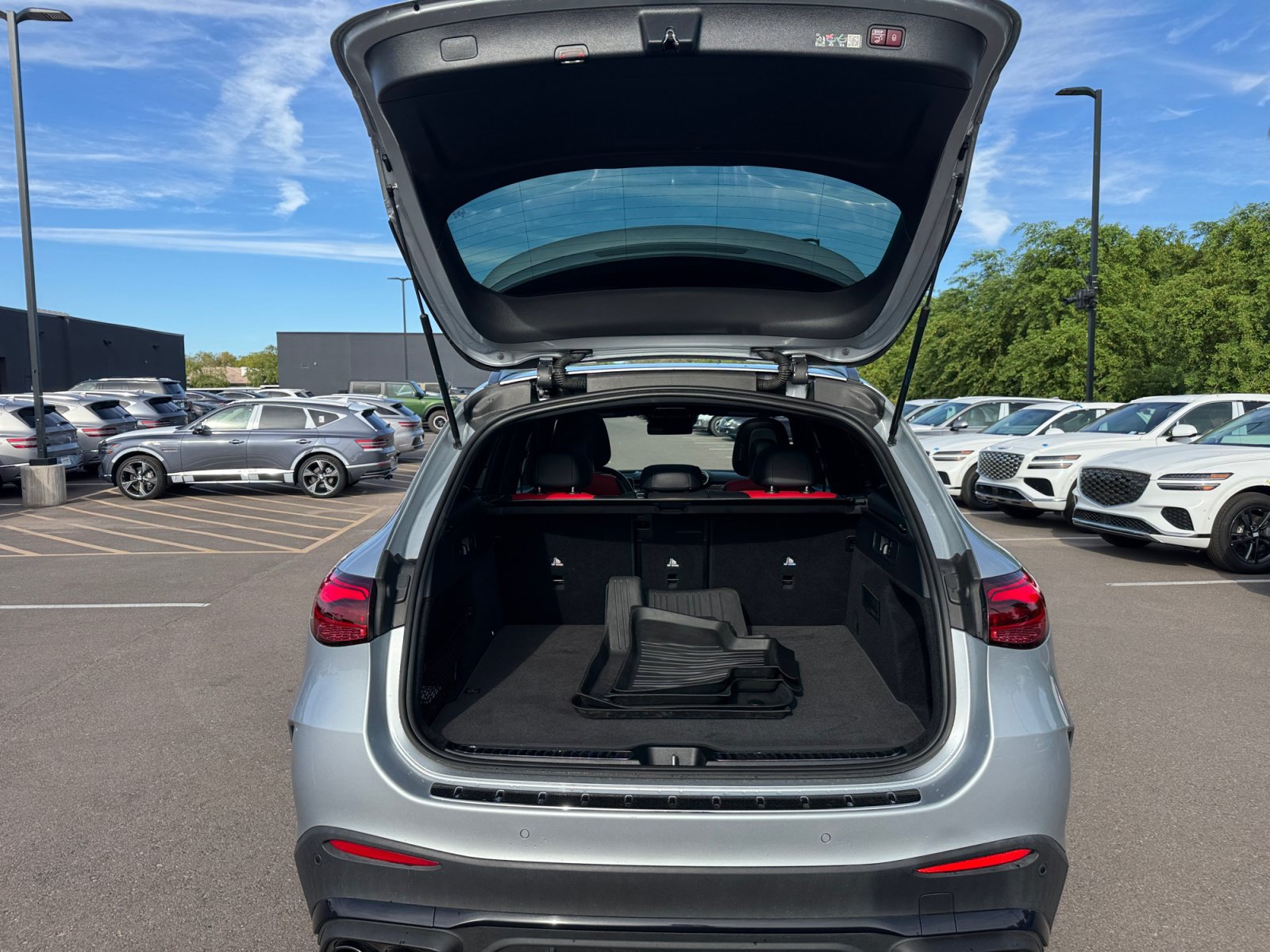 Used 2024 Mercedes-Benz GLC 43 AMG 4MATIC image 34