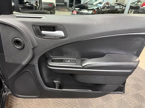Used 2020 Dodge Charger SXT w/ Leather Interior Group RWD image 53