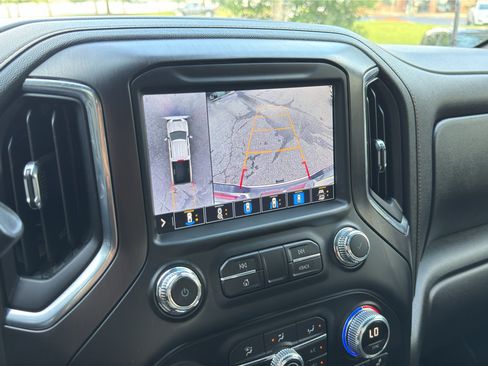 Used 2022 GMC Sierra 2500 AT4 w/ AT4 Premium Plus Package AWD/4WD image 19