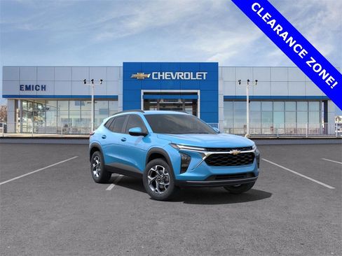 New 2025 Chevrolet Trax LT w/ Driver Confidence Package image 1