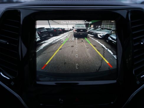 Used 2020 Jeep Cherokee Limited image 22