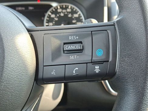 Used 2024 Nissan Rogue SV image 19