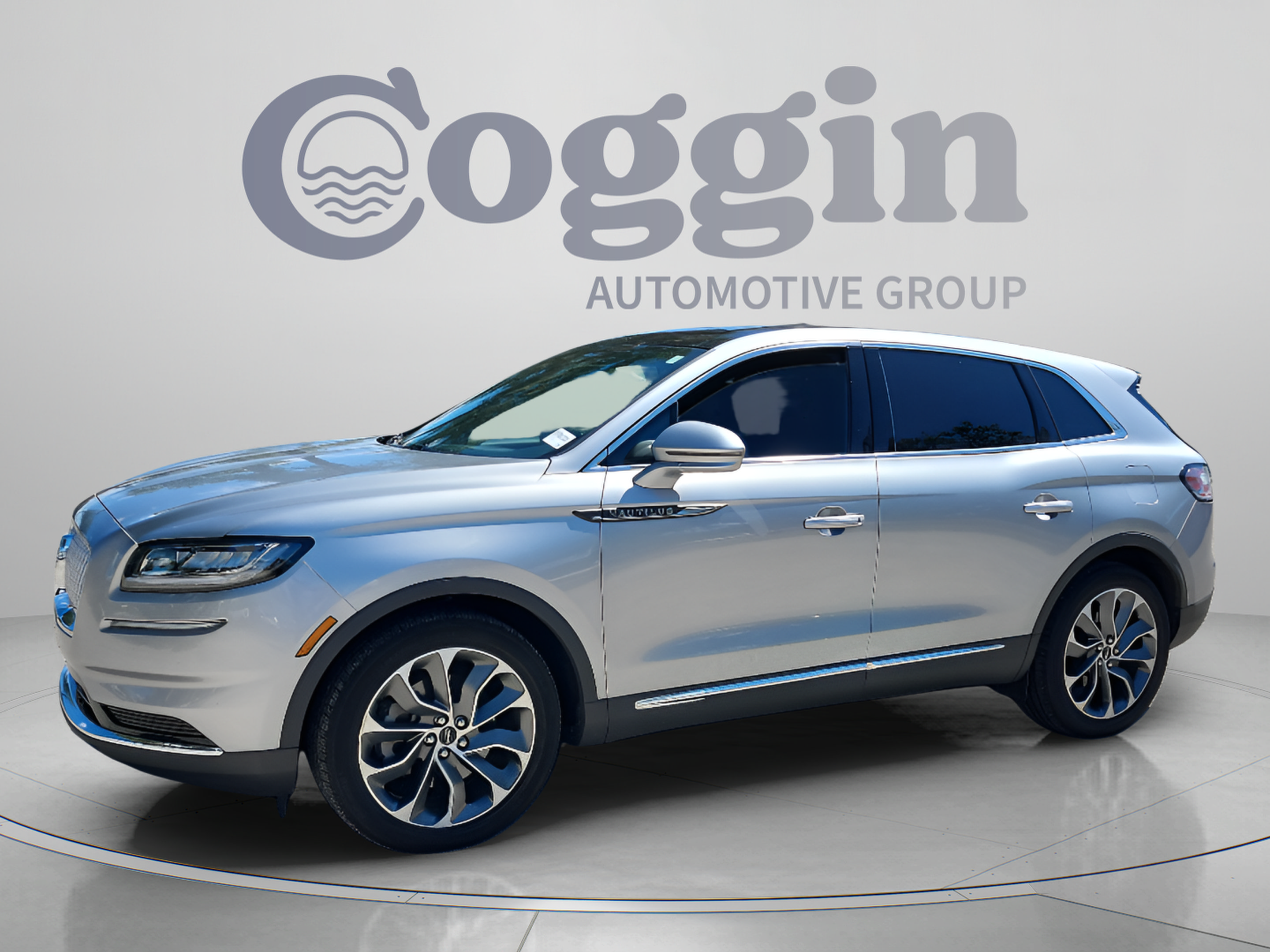 Used 2022 Lincoln Nautilus Reserve w/ Luxury Package FWD image 1