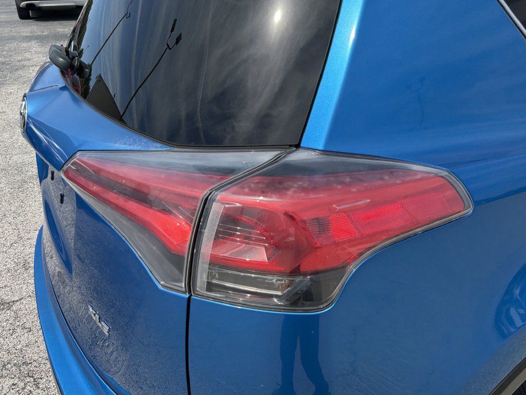 Used 2018 Toyota RAV4 XLE FWD image 10