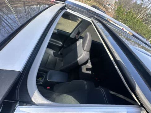 Used 2018 Toyota RAV4 XLE image 6