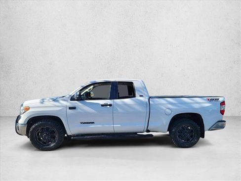 Used 2016 Toyota Tundra SR5 image 7