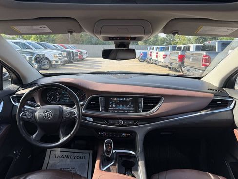 Used 2018 Buick Enclave Avenir w/ Avenir Technology Package AWD/4WD image 19