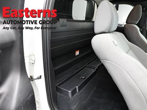 Used 2020 Toyota Tacoma SR RWD image 22