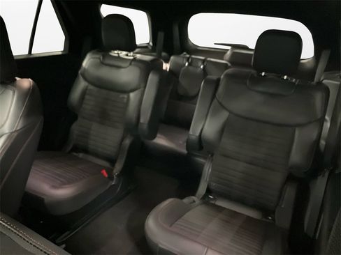 Used 2025 Ford Explorer ST-Line image 13