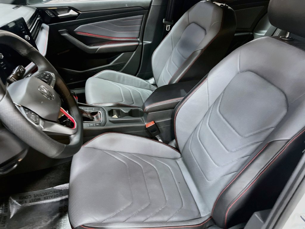 Used 2026 Volkswagen Jetta GLI Autobahn FWD image 21