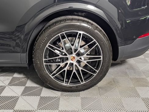 New 2026 Porsche Cayenne AWD/4WD image 12