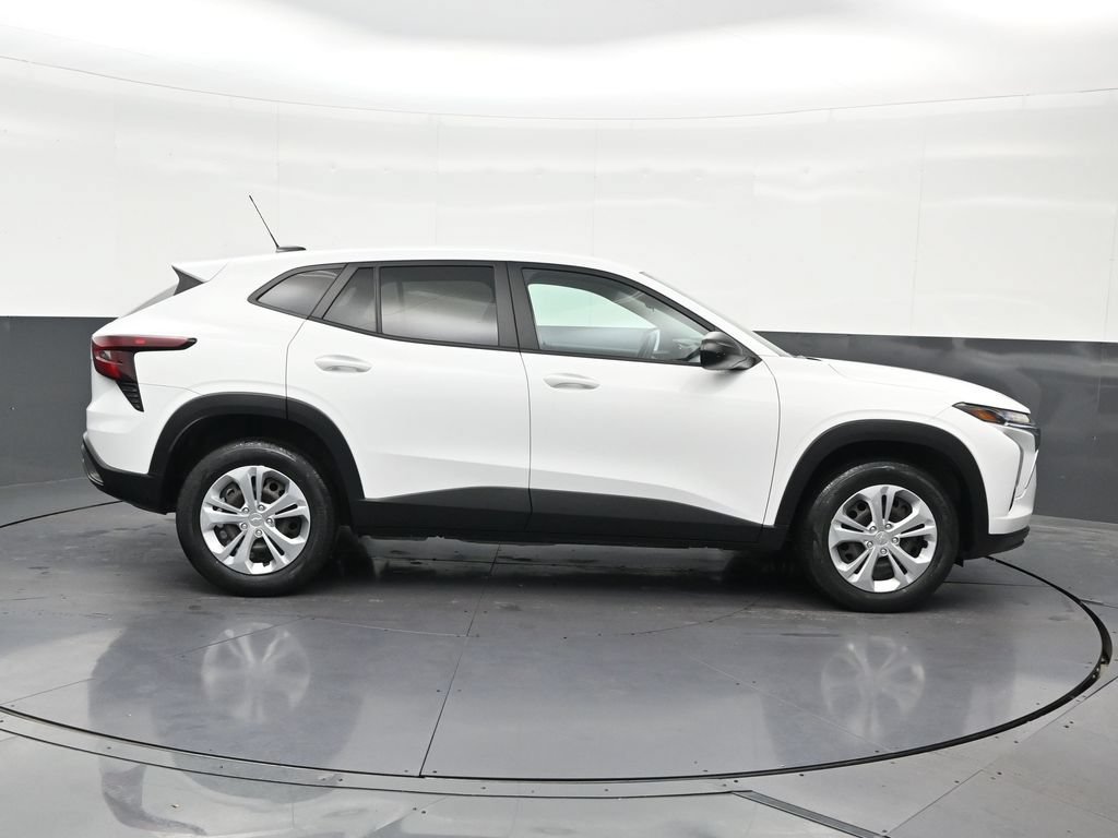 Used 2024 Chevrolet Trax LS w/ Driver Confidence Package FWD image 7