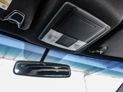 Used 2017 Ford Explorer XLT w/ Equipment Group 202A image 21