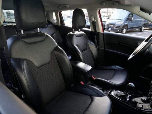 Used 2020 Jeep Compass Latitude image 20