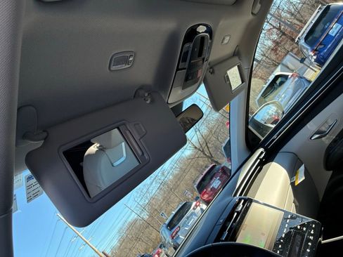 Used 2024 Hyundai Tucson Limited image 43