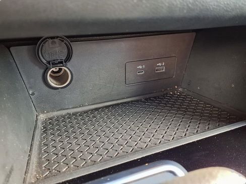 Used 2025 Nissan Pathfinder SV AWD/4WD image 10