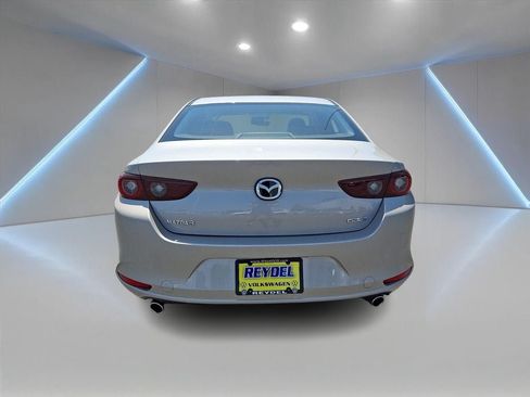 Used 2024 MAZDA MAZDA3 s FWD image 5