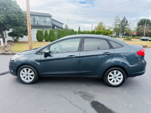 Used 2011 Ford Fiesta SE w/ 203A Rapid Spec Order Code FWD image 2