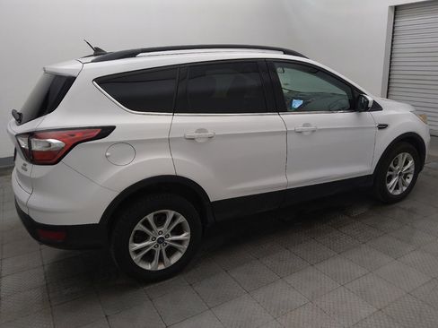 Used 2018 Ford Escape SE w/ SE Sync 3 Package FWD image 10