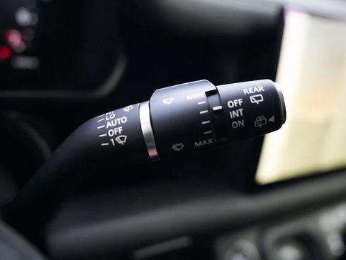 Used 2023 Land Rover Defender 130 X-Dynamic SE AWD/4WD image 25