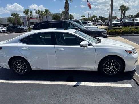 Used 2018 Lexus ES 350 w/ Luxury Package w/Wood Trim FWD image 5