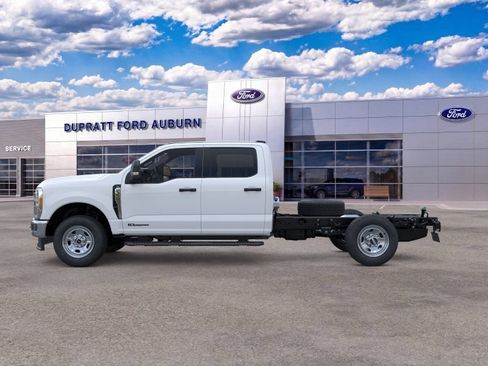 New 2026 Ford F350 XL w/ XL Chrome Package AWD/4WD image 3